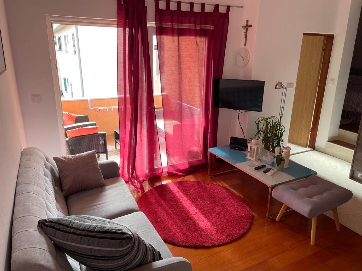 Apartments Dumina Murter Eksteriør bilde